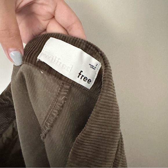 Wilfred Free Green Corduroy Mini Kiser with Pockets Size 2 - Picture 3 of 10